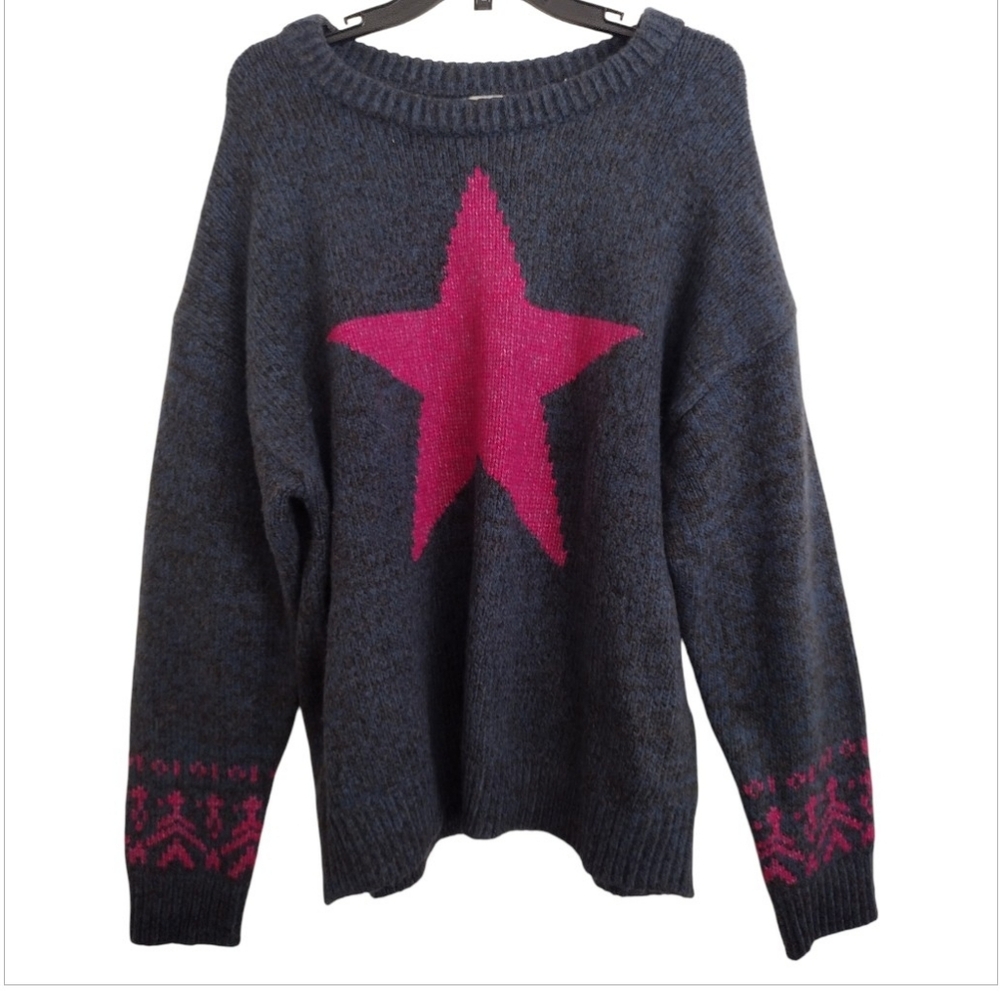 Sundance Blue Sweater with Pink Star Accent Size XL